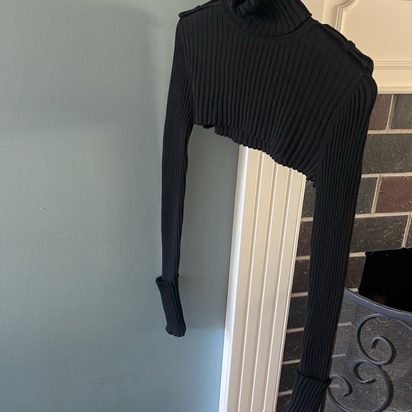 Wolford Super Crop Bolero Turtle Neck Sweater-Wool Blend - Picture 10 of 16